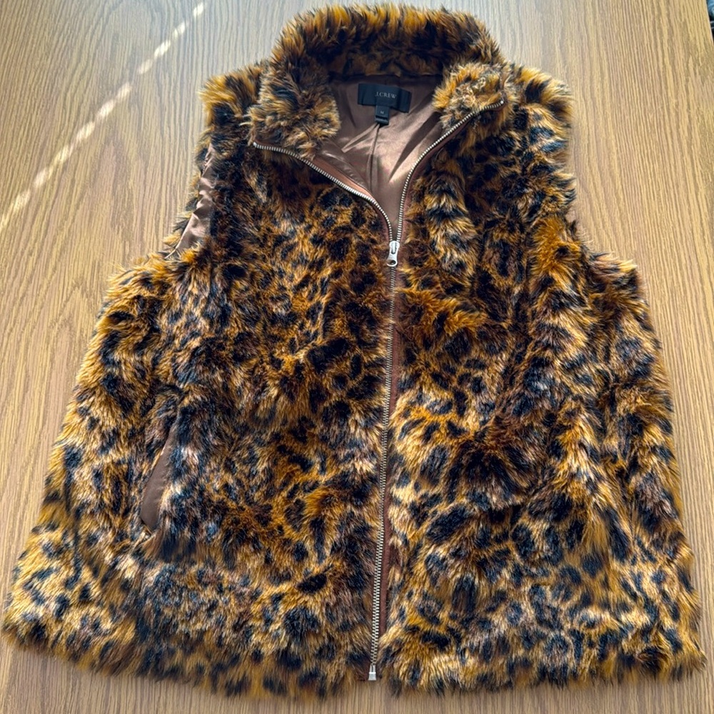 J Crew faux fur leopard vest. Size M. Pockets.
